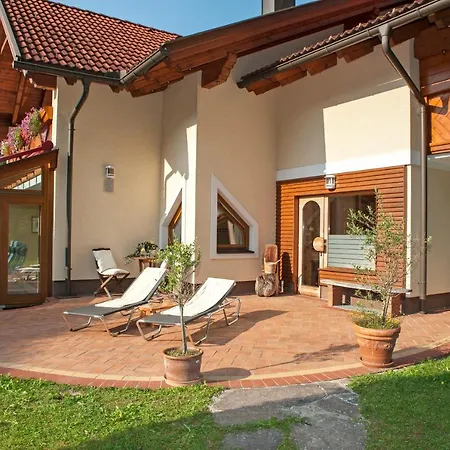 Holiday home Ferienparadies Truppe